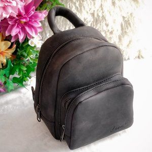 Love41 / Saddleback Leather Mini Mini Backpack Carbon Black